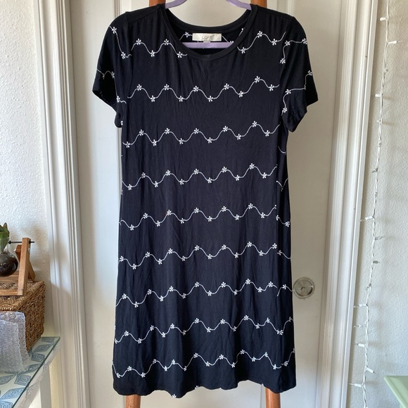 Daisy embroidered black skater dress - Picture 1 of 3